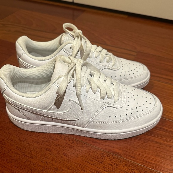 White Nike Women's Court Vision Sneaker Size 7 - Picture 7 of 10